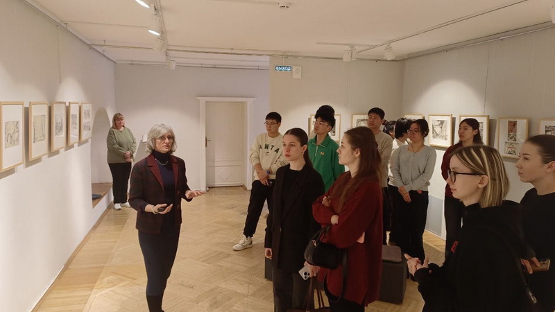 Студенты ИМКиМО изучали творчество Высоцкого в Белгородском литературном музее