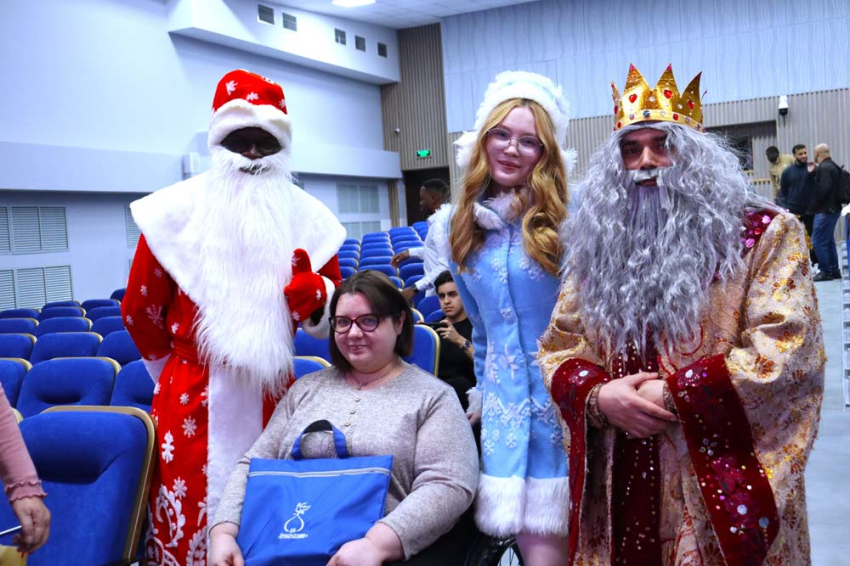 События НИУ «БелГУ» иностранные студенты ниу «белгу» провели традиционную рождественскую благотворительную акцию