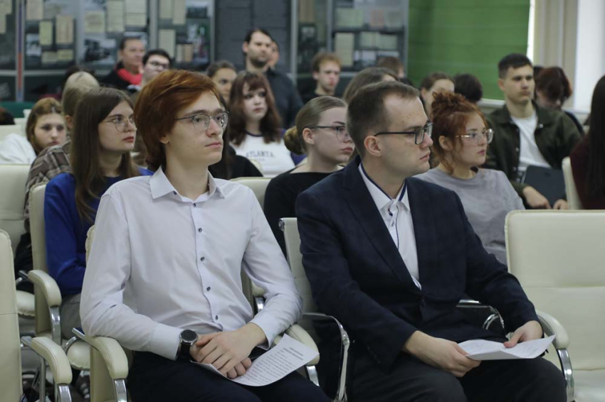 События НИУ «БелГУ» в ниу «белгу» прошла тематическая встреча «крым в моём сердце»