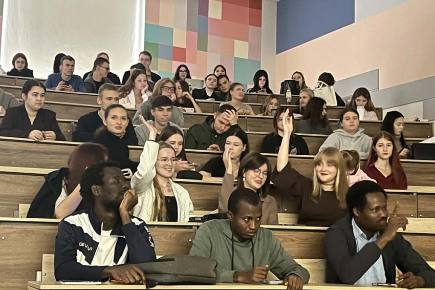 События НИУ «БелГУ» общественно-гуманитарная профшкола ниу «белгу» провела образовательный квиз «протокол консенсус»