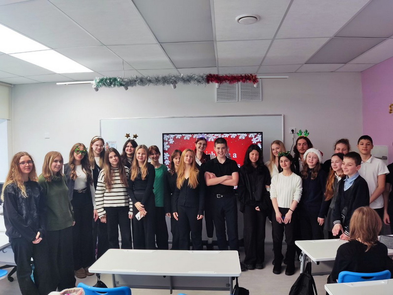 Новогоднее путешествие в мир традиций и языков