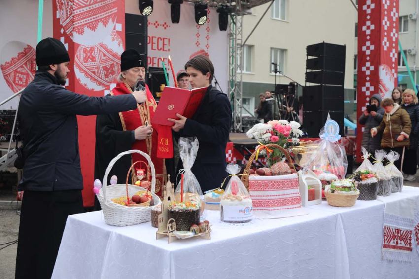 События НИУ «БелГУ» студенческая пасха собрала белгородскую молодёжь на общем празднике